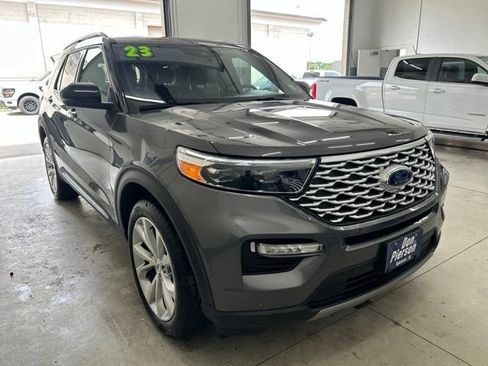 Used 2023 Ford Explorer Platinum w/ Technology Package AWD/4WD image 3