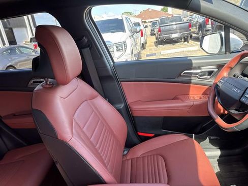 Used 2026 Kia Sportage SX image 14