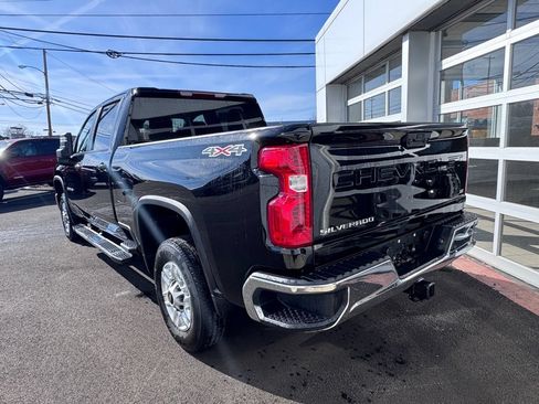 Used 2025 Chevrolet Silverado 2500 LT w/ Convenience Package AWD/4WD image 3
