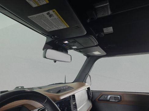 Used 2024 Ford Bronco Outer Banks image 11
