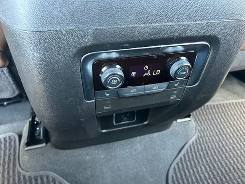 Certified 2025 Chevrolet Suburban High Country image 48