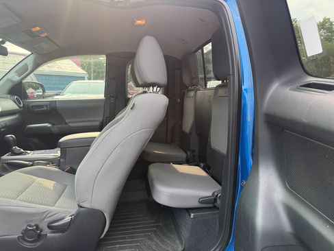 Used 2016 Toyota Tacoma SR5 w/ Towing Package AWD/4WD image 17