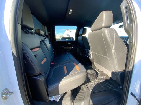 Used 2022 GMC Sierra 2500 AT4 image 26