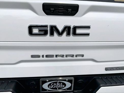 Used 2022 GMC Sierra 1500 Elevation w/ LPO, Elevation Black Package image 31