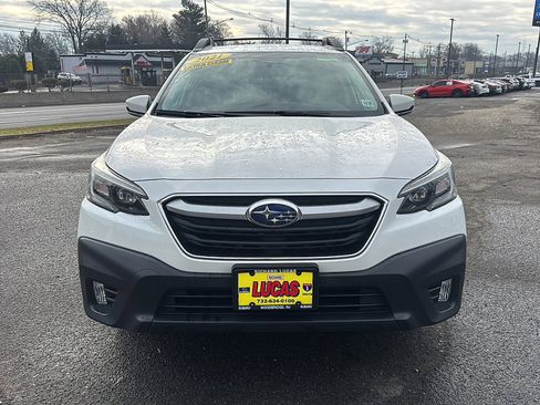 Used 2021 Subaru Outback Premium image 3