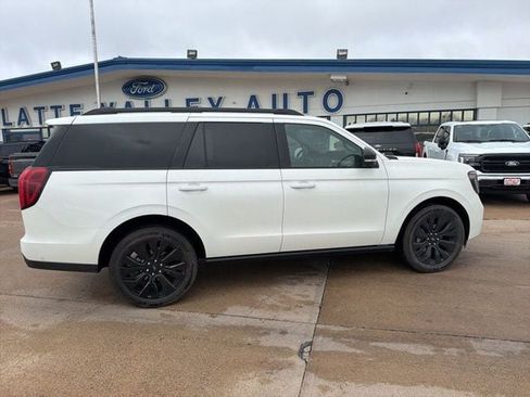 Used 2025 Ford Expedition Platinum w/ Stealth Appearance Package AWD/4WD image 8