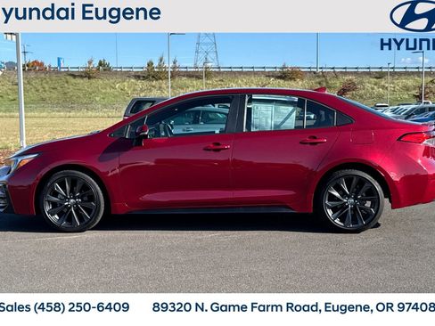 Used 2024 Toyota Corolla SE image 7