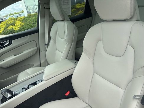 Used 2023 Volvo XC60 B5 Plus w/ Climate Package AWD/4WD image 18