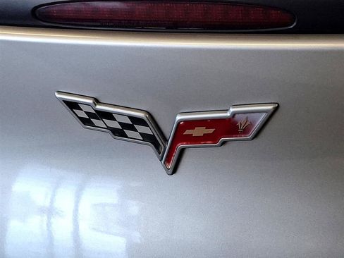 Used 2005 Chevrolet Corvette Convertible w/ Preferred Equipment Group image 34