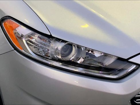 Used 2016 Ford Fusion SE w/ Equipment Group 202A FWD image 26