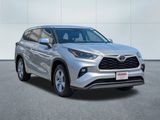 Used 2021 Toyota Highlander LE image 3