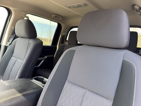 Used 2020 Nissan Titan SV w/ SV Convenience Package AWD/4WD image 28