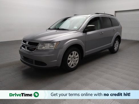 Used 2020 Dodge Journey SE image 1