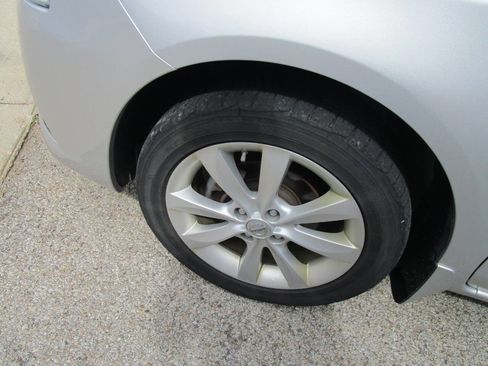Used 2016 Nissan Versa FWD image 17