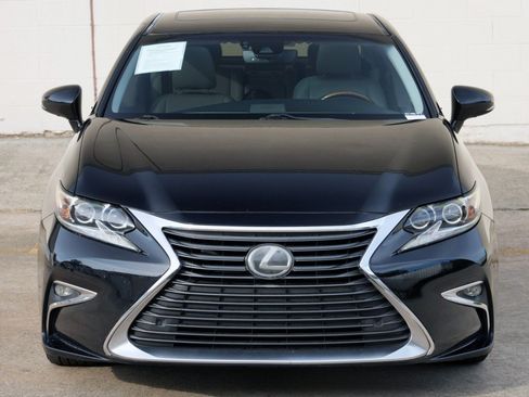 Used 2016 Lexus ES 350 w/ Luxury Package w/Wood Trim FWD image 44
