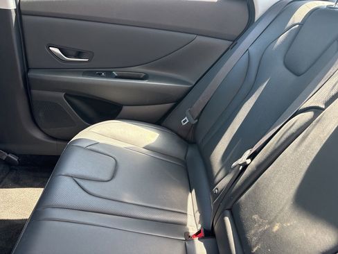 Used 2025 Hyundai Elantra Limited FWD image 27