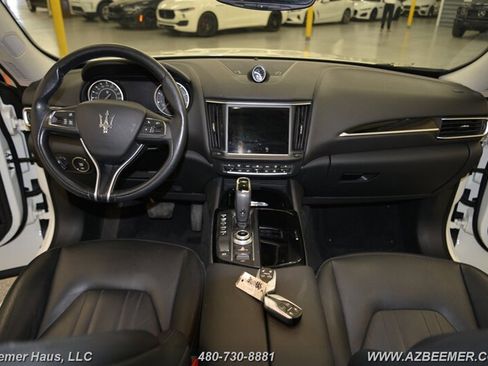 Used 2021 Maserati Levante image 14