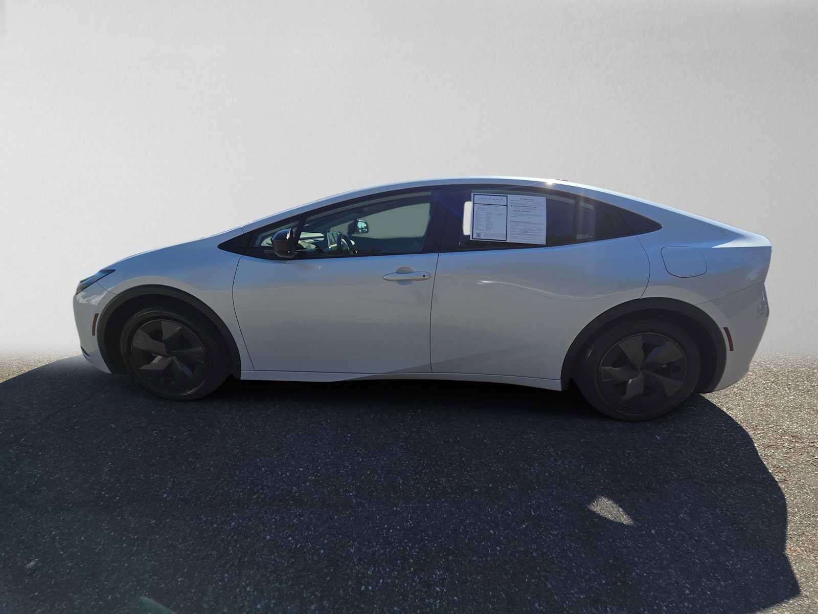 Certified 2025 Toyota Prius LE FWD image 6