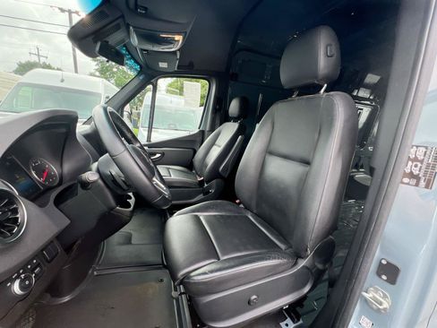 Used 2024 Mercedes-Benz Sprinter 3500 image 19
