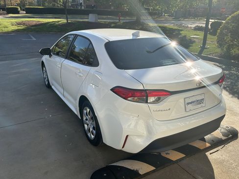 Used 2026 Toyota Corolla LE image 8