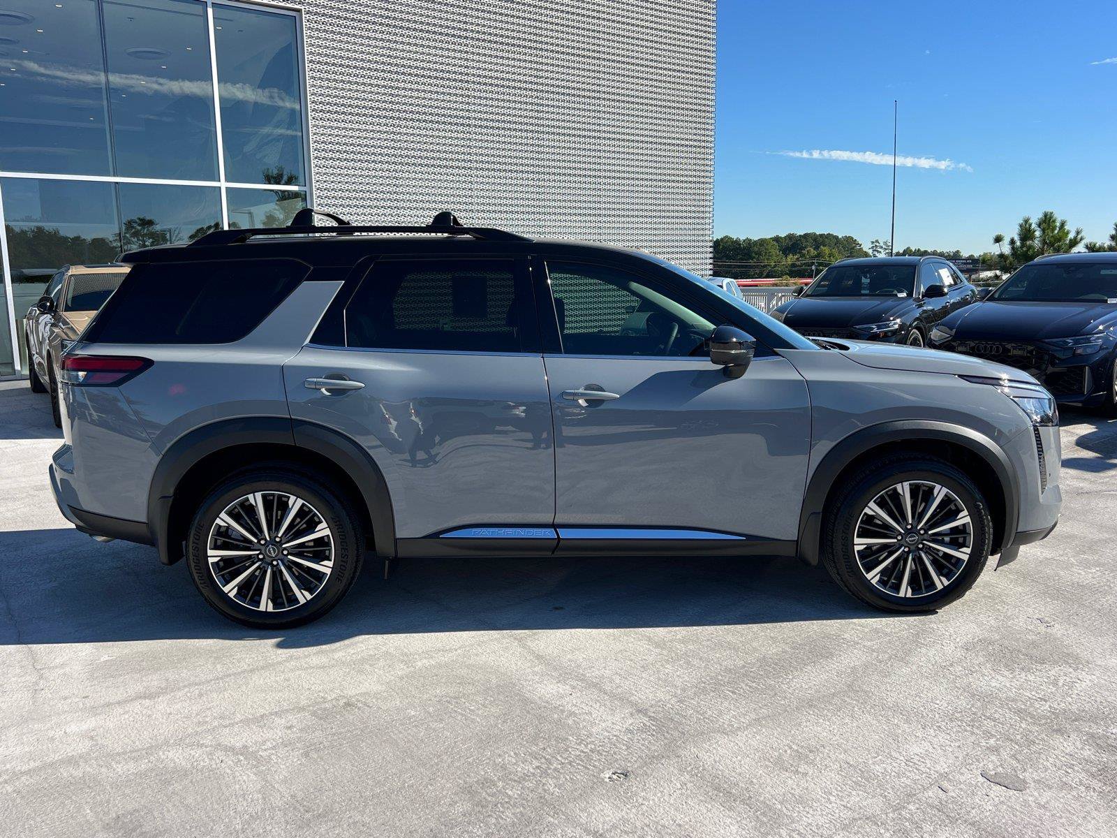 Used 2026 Nissan Pathfinder Platinum w/ Cargo Package AWD/4WD image 4