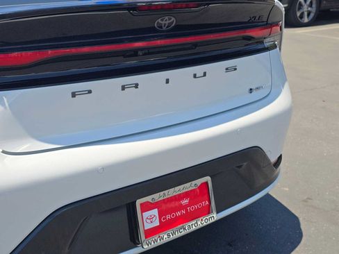 Certified 2026 Toyota Prius XLE FWD image 14