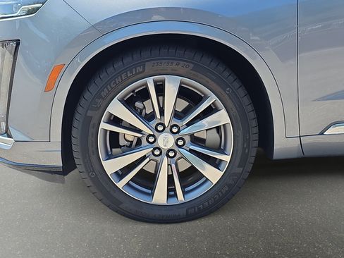Used 2020 Cadillac XT6 Premium Luxury FWD image 30