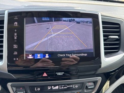 Used 2017 Honda Pilot Touring image 19