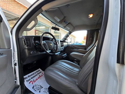 Used 2020 Chevrolet Express 2500 LS w/ Driver Convenience Package image 9