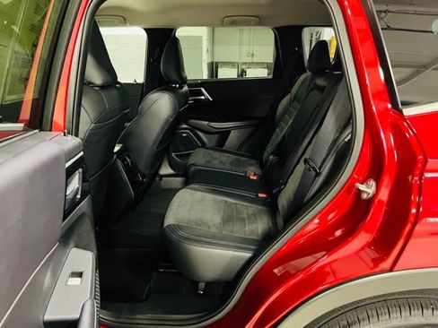 Used 2025 Mitsubishi Outlander SE FWD image 28