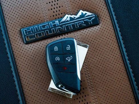 Used 2025 Chevrolet Silverado 2500 High Country w/ Technology Package AWD/4WD image 28