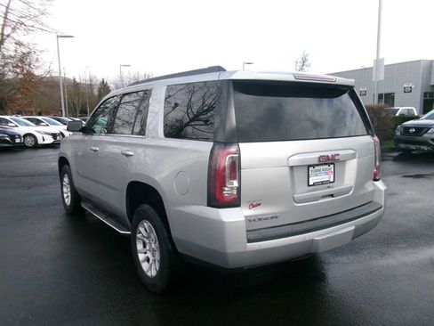 Used 2019 GMC Yukon SLT image 3