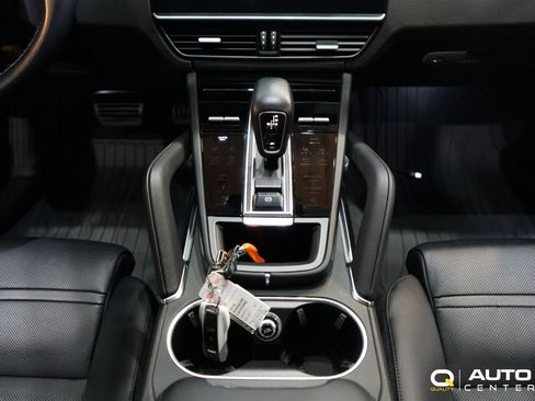 Used 2019 Porsche Cayenne Turbo image 21