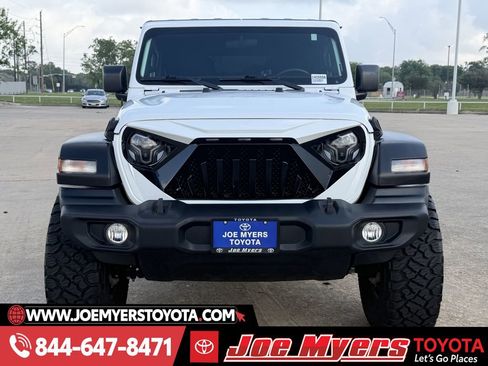 Used 2022 Jeep Wrangler Unlimited Sport image 3