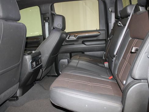 Used 2024 Chevrolet Silverado 2500 High Country AWD/4WD image 25