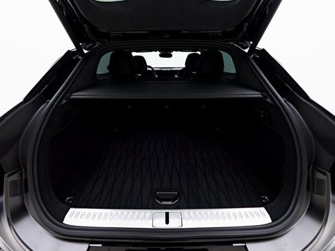 Used 2025 Lotus Eletre image 35