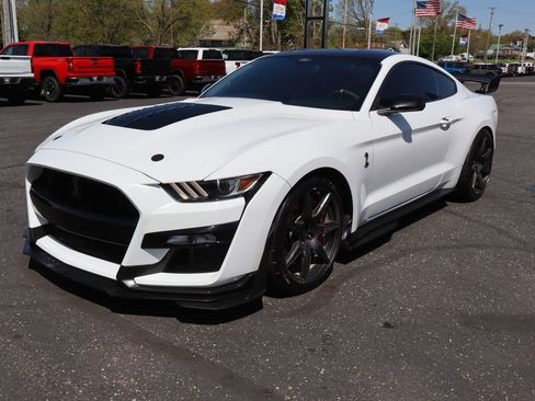 Used 2021 Ford Mustang Shelby GT500 w/ Carbon Fiber Track Pack RWD image 32