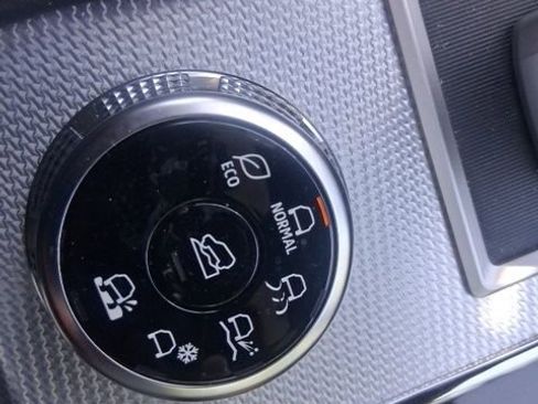 Used 2022 Mitsubishi Outlander SEL AWD/4WD image 32