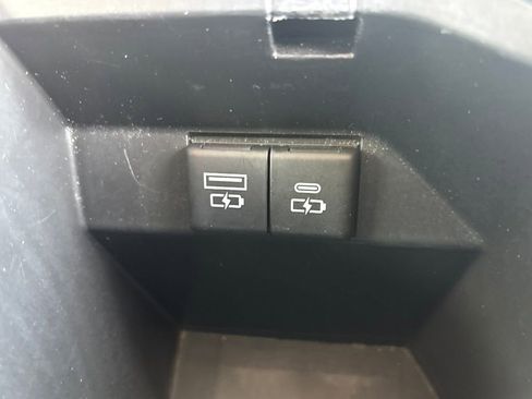 Used 2023 Toyota Camry SE FWD image 31