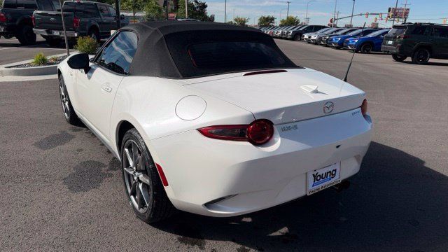 Used 2023 MAZDA MX-5 Miata Grand Touring RWD image 7