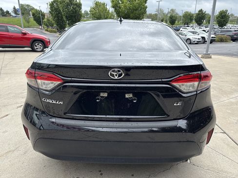 Used 2025 Toyota Corolla LE image 9