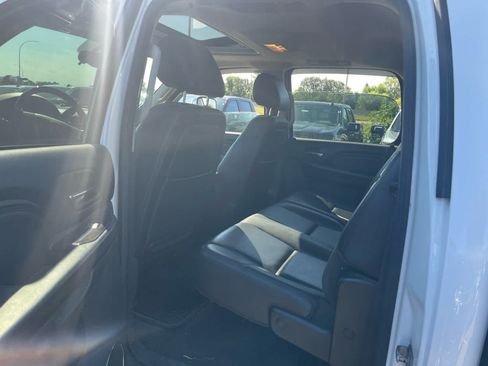 Used 2014 GMC Sierra 2500 Denali w/ Suspension Package, Off-Road AWD/4WD image 8