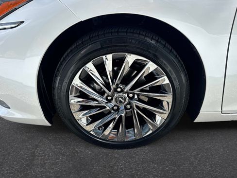 Certified 2025 Lexus ES 300h Ultra Luxury w/ Accessory Package (Z1) FWD image 10