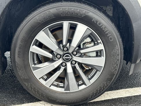 Used 2024 Nissan Pathfinder SL AWD/4WD image 13