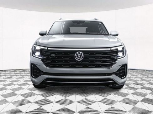 Used 2025 Volkswagen Atlas SEL Premium R-Line image 34