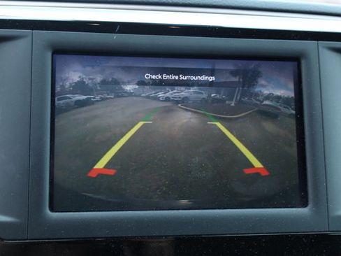 Used 2023 Chrysler Voyager LX FWD image 22