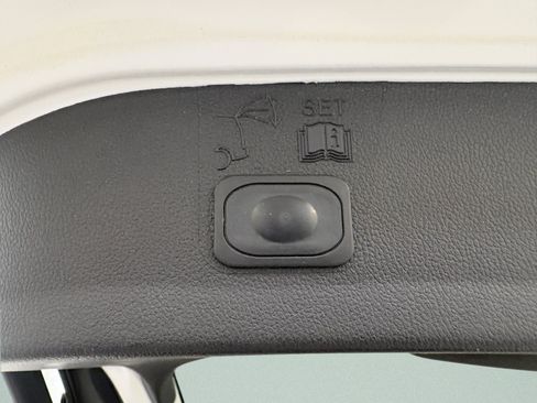 Used 2013 Ford Escape SE FWD image 9