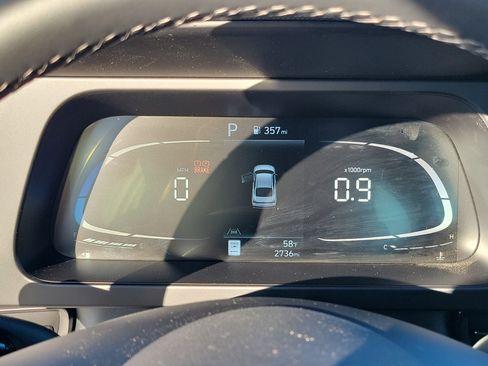 Certified 2025 Hyundai Elantra Sport image 9