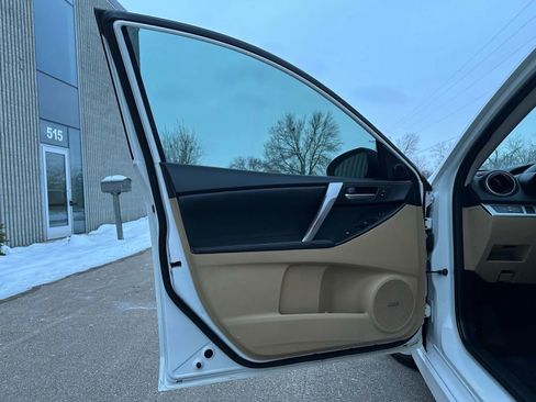 Used 2010 MAZDA MAZDA3 s Grand Touring image 9