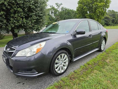 Used 2011 Subaru Legacy 2.5i Limited AWD/4WD image 2